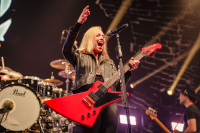 Halestorm-11.11.2022-Columbia-Halle-Berlin-c-Lisa-Hemp-39