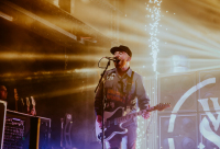 WhileSheSleeps©Erik-6