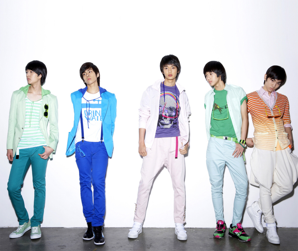 SHINee Replay group promo photo