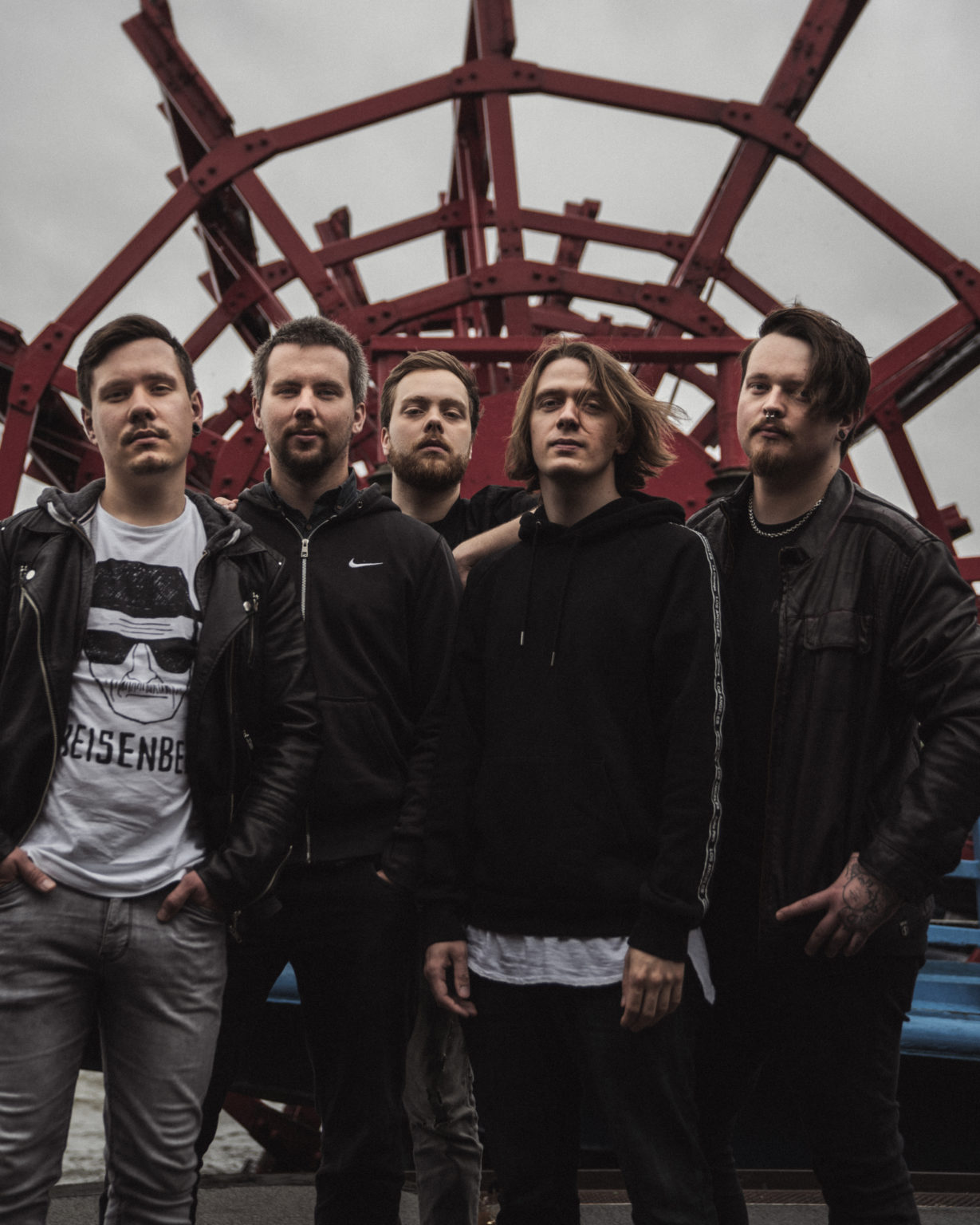 glassback-ver-ffentlichen-neue-single-blank-radio-active-magazine