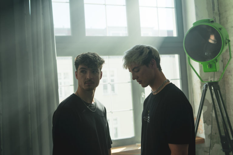 HE RO DONT CARE PRESS 1 @Alexandre Embarck