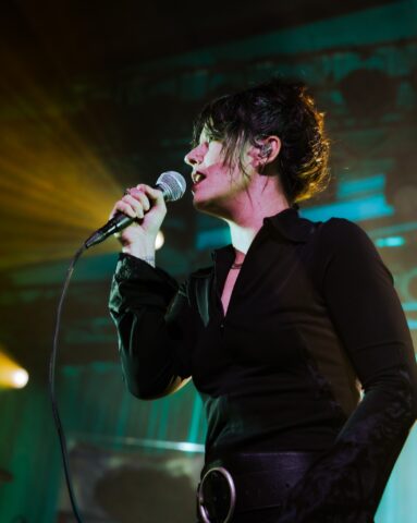 Sharon Van Etten & The Attachment Theory © louriephoto
