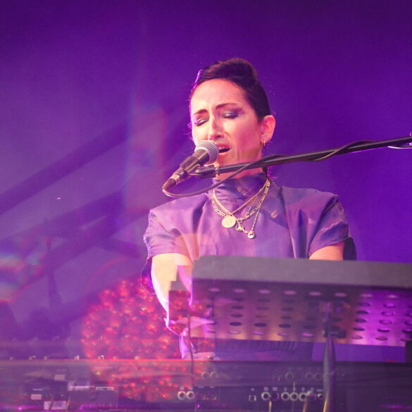 Joan as Poliice Woman 08.08.2025 Kulturarena Jena c Lisa Hemp @thoughtfulnessinconcert 32