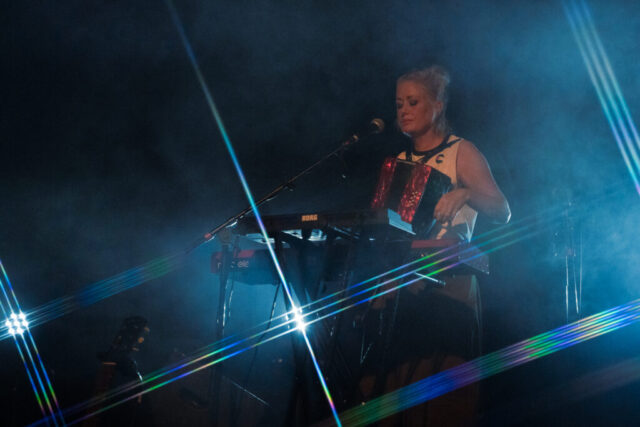 shoutoutlouds_louriephoto-08 shoutoutlouds louriephoto 08 1024x683