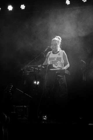 shoutoutlouds_louriephoto-6 shoutoutlouds louriephoto 6 683x1024