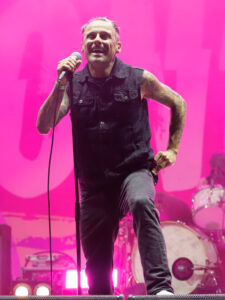 Donots at Suedbruecke in Koeln cErik.Hennemann 8