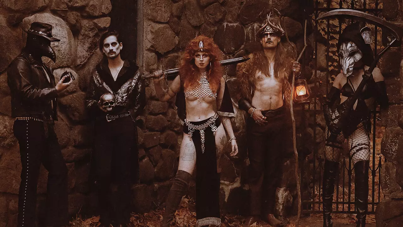 Castle Rat © Courtney Hall