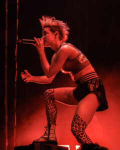 Deine Cousine in Duesseldorf cErik Hennemann 2