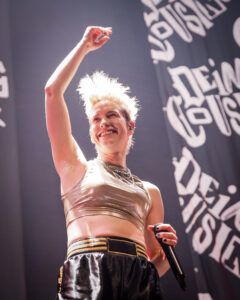 Deine Cousine in Duesseldorf cErik Hennemann 5