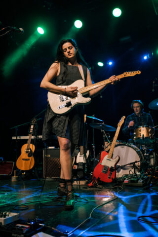 modern_woman_louriephoto-1 modern woman louriephoto 1 683x1024