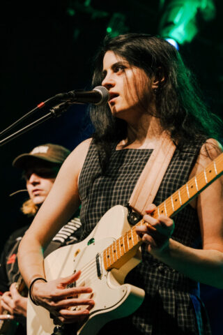 modern_woman_louriephoto-2 modern woman louriephoto 2 683x1024