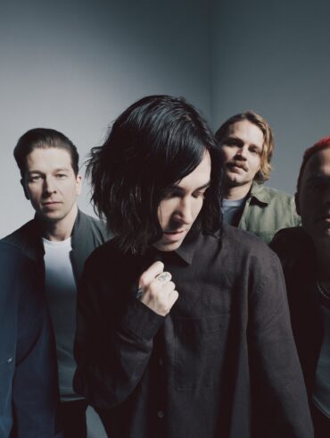 Sleeping With Sirens - TRAVIS SHINN